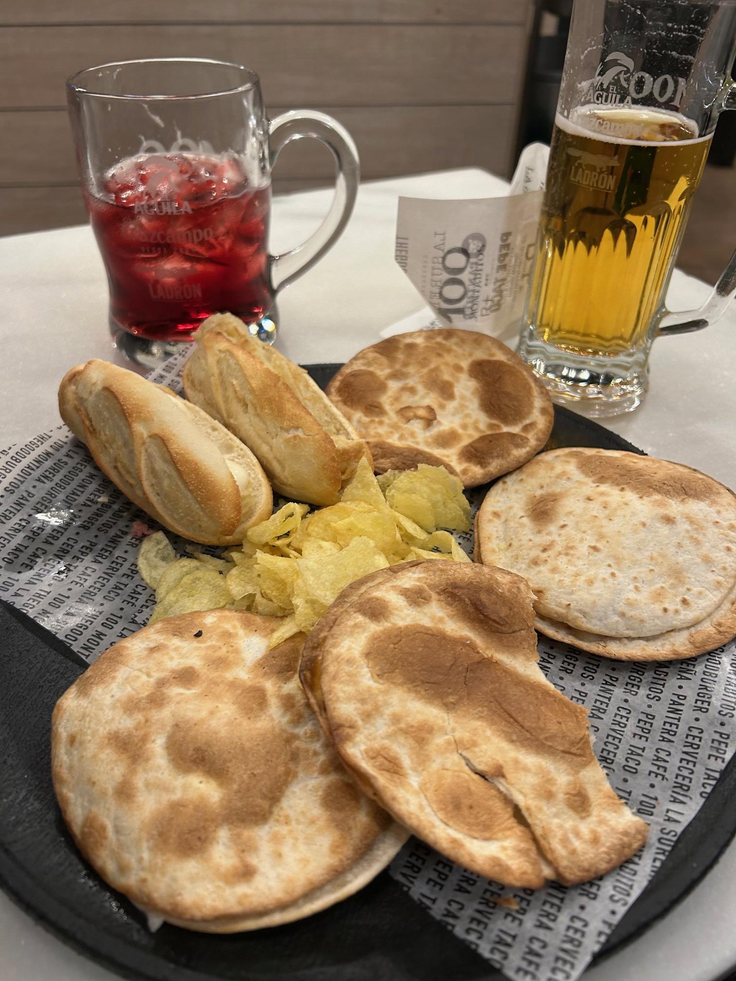 Τα τάκος στην Μαδρίτη, ένα πιάτο από τοπικά κρεατά και με την παραδοσιακή ισπανική μπουφέτα