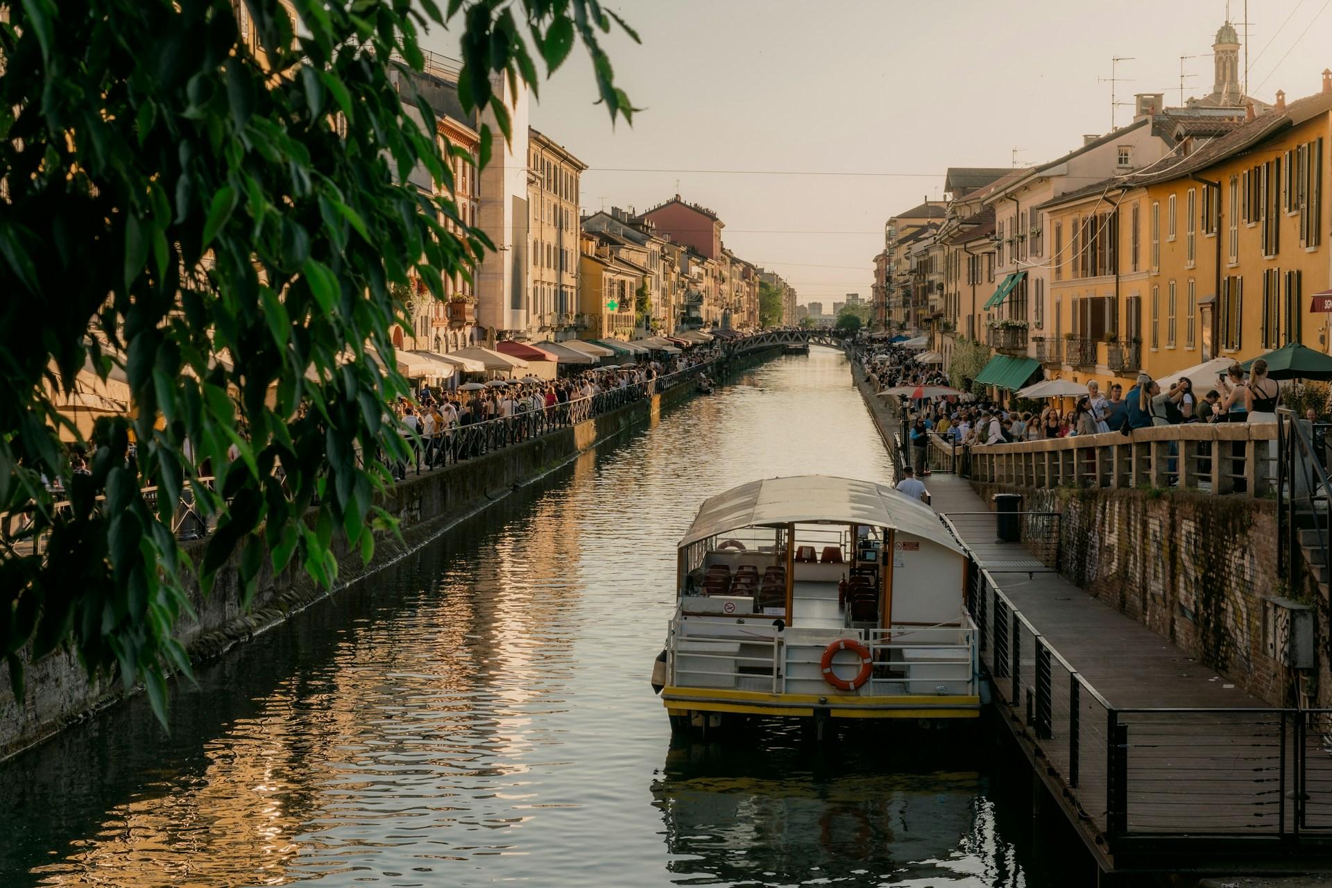 Η γειτονιά Navigli στο Μιλάνο το ηλιοβασίλεμα